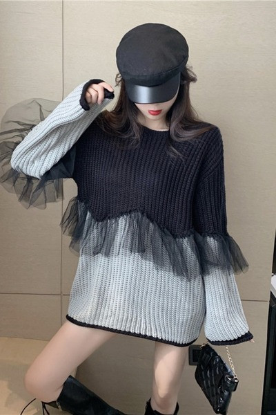 Γυναικείο casual πουλόβερ με οβάλ λαιμόκοψη και τούλι