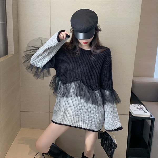 Γυναικείο casual πουλόβερ με οβάλ λαιμόκοψη και τούλι