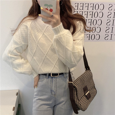 Μοντέρνο γυναικείο πουλόβερ με οβάλ λαιμόκοψη - κλασικό μοντέλο