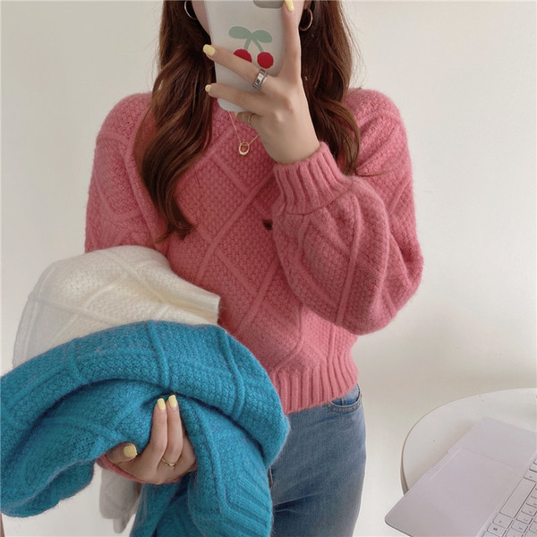 Μοντέρνο γυναικείο πουλόβερ με οβάλ λαιμόκοψη - κλασικό μοντέλο