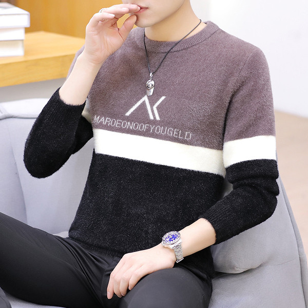 Ανδρικό πουλόβερ με στρογγυλή λαιμόκοψη και επιγραφή