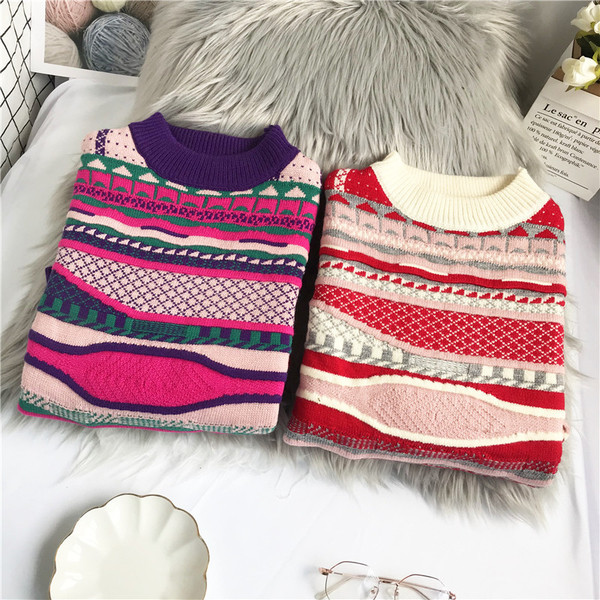 Casual γυναικείο πουλόβερ με οβάλ λαιμόκοψη και μοτίβο