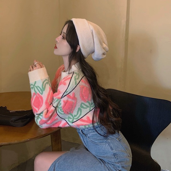 Naiste vabaaja kampsun värvilise mustriga ja laiade varrukatega