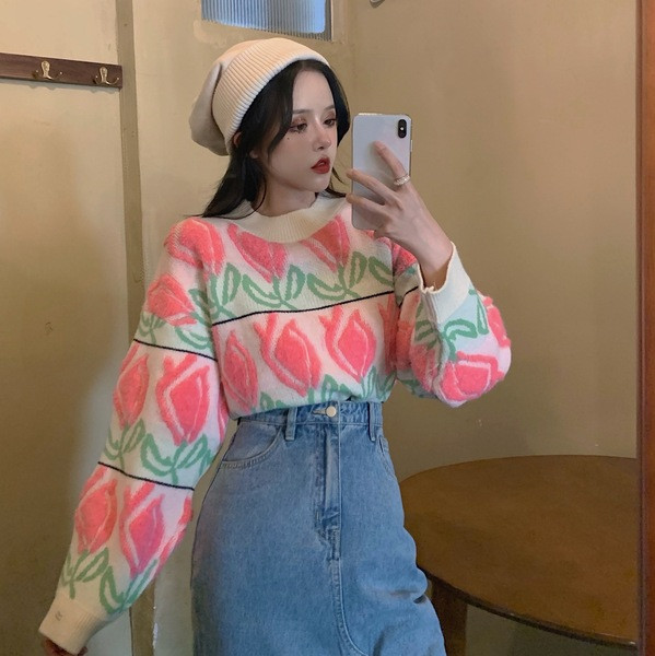 Naiste vabaaja kampsun värvilise mustriga ja laiade varrukatega