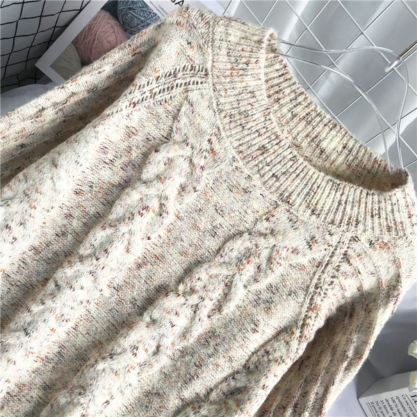 Νέο μοντέλο γυναικείο πουλόβερ - με στρογγυλή λαιμόκοψη και μοτίβο