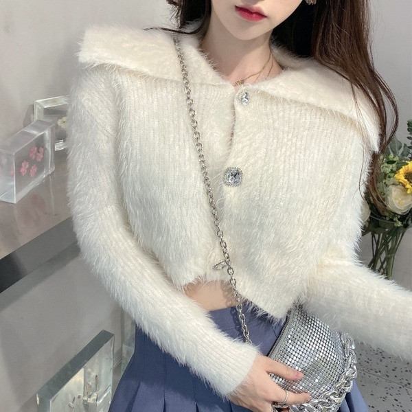 Cardigan scurt de damă modern din puf, cu nasturi