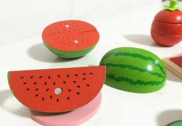 Дървени плодове за рязане в кутия