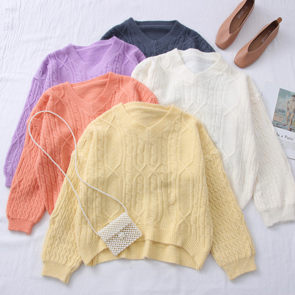 Moodne naiste kampsun V-kaelusega ja pikkade varrukatega