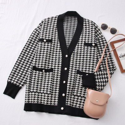 Taskute ja nööpidega vabaaja naiste kardigan