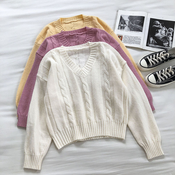 Kootud naiste kampsun spits-kaelusega