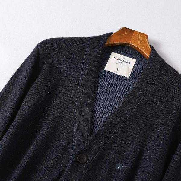 Vyriška liemenė su špicine iškirpte ir kišenėmis