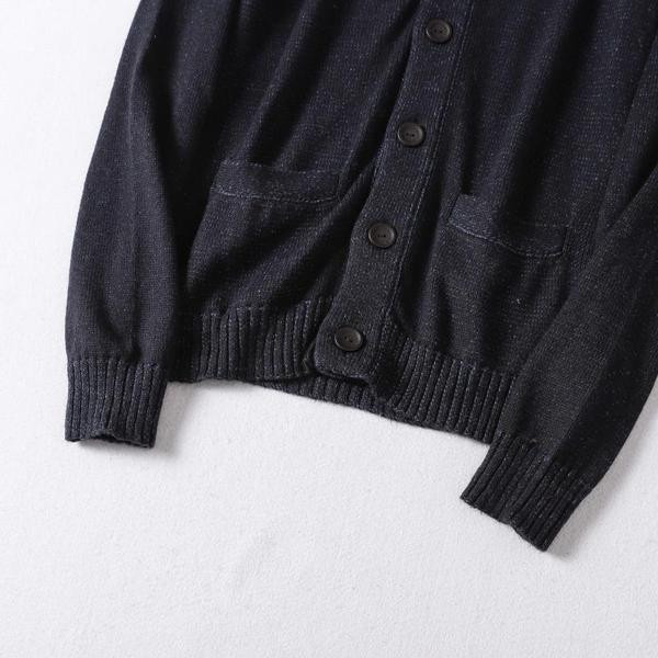 Vyriška liemenė su špicine iškirpte ir kišenėmis