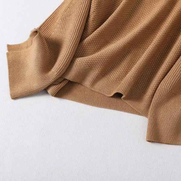 Lai kampsun mudel õhukesest kudumisest