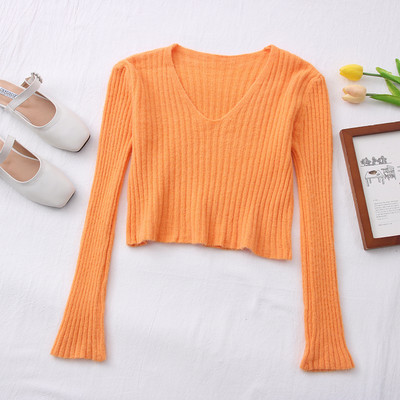 Šareni ženski pulover s dugim rukavima i špic izrezom