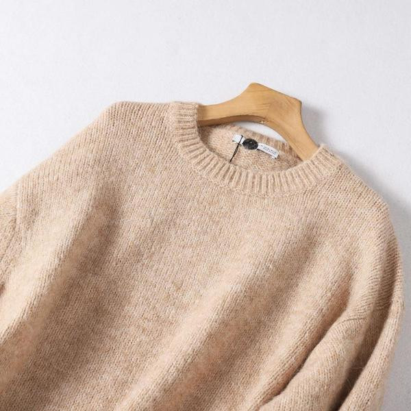 Ženski široki model jesensko-zimskog džempera