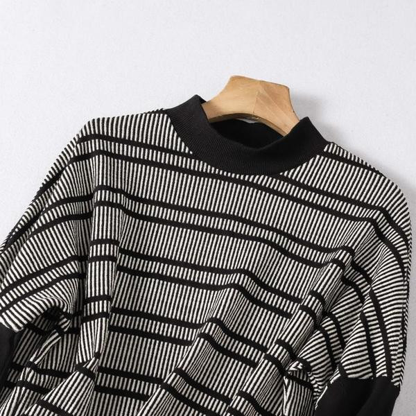 Γυναικείο ριγέ πουλόβερ φαρδύ μοντέλο