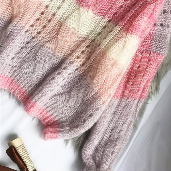 Μοντέρνο γυναικείο πουλόβερ με στρογγυλή λαιμόκοψη