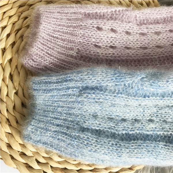 Μοντέρνο γυναικείο πουλόβερ με στρογγυλή λαιμόκοψη