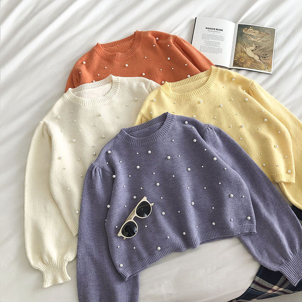 Γυναικείο πουλόβερ με στρογγυλή λαιμόκοψη και ι διακόσμηση πέρλες