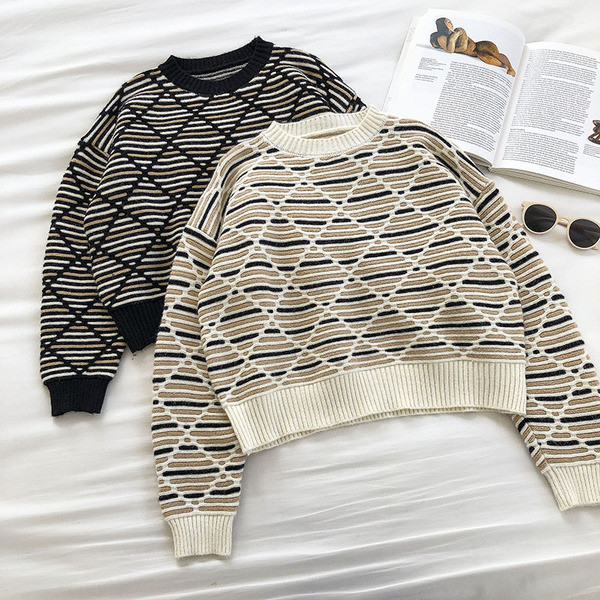 Naiste ovaalse kaelusega kampsun - lai mudel