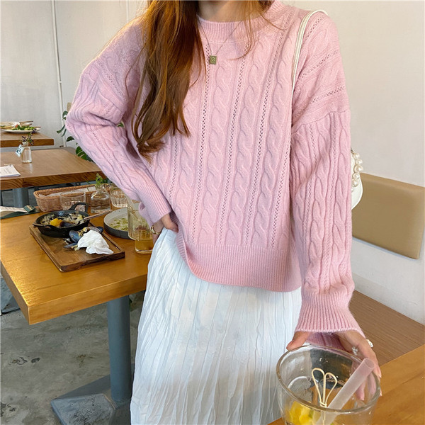 Γυναικείο πλεκτό πουλόβερ με οβάλ λαιμόκοψη και μακριά μανίκια