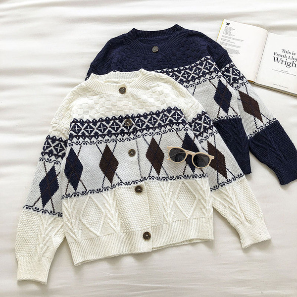 Ежедневен дамски зимен пуловер с копчета