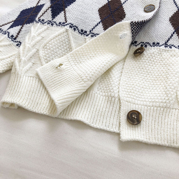 Ежедневен дамски зимен пуловер с копчета