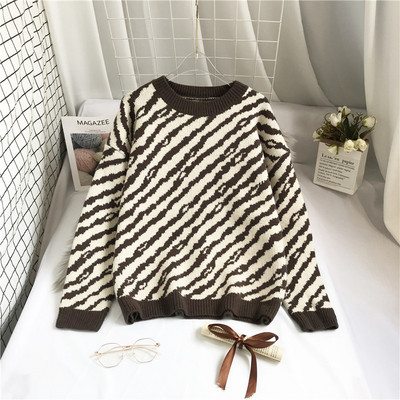 Moodne ümara dekoltee ja mustriga naiste kampsun