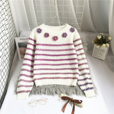 Triibuline naiste kampsun 3D elemendi ja ümara kaelusega