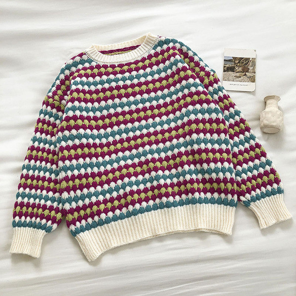 Πολύχρωμο γυναικείο πουλόβερ με οβάλ λαιμόκοψη - φαρδιά μοντέλο