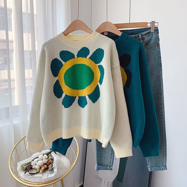 Naiste vabaaja kampsun aplikatsiooni ja ovaalse kaelusega