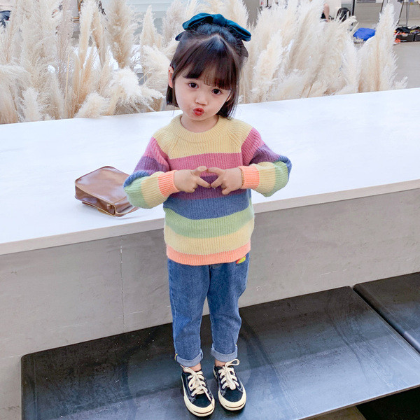 Laste lilleline ümara kaelusega kampsun tüdrukutele