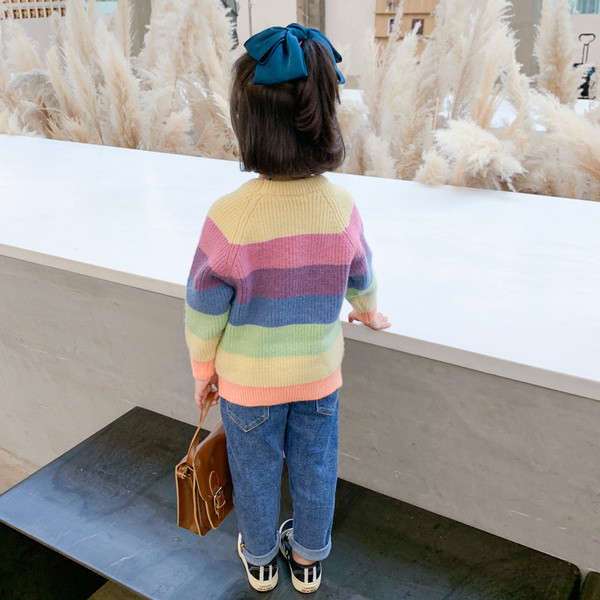 Laste lilleline ümara kaelusega kampsun tüdrukutele