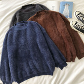 Γυναικείο πουλόβερ με χαμηλό γιακά