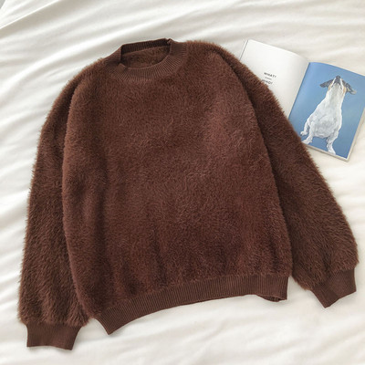 Γυναικείο πουλόβερ με χαμηλό γιακά