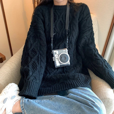 Γυναικείο casual πουλόβερ - φαρδύ μοντέλο και οβάλ ντεκολτέ