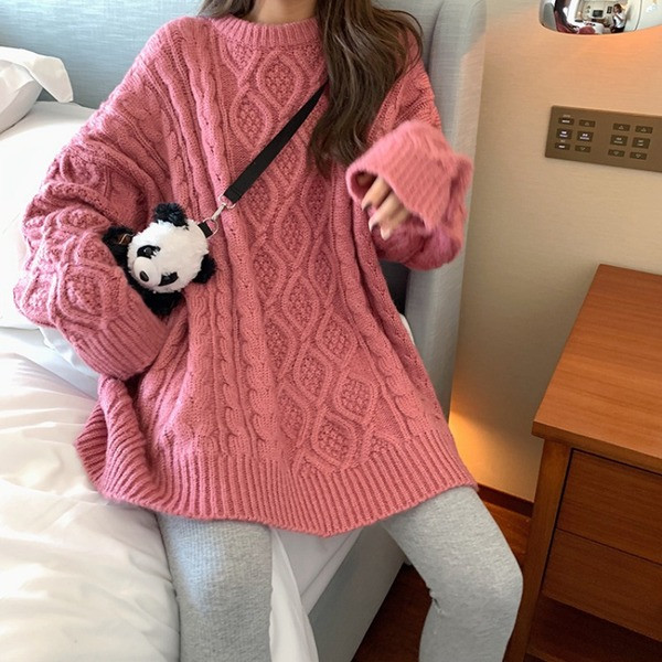 Γυναικείο casual πουλόβερ - φαρδύ μοντέλο και οβάλ ντεκολτέ