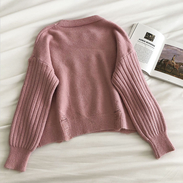 Μοντέρνο μονόχρωμο γυναικείο πουλόβερ με στρογγυλή λαιμόκοψη