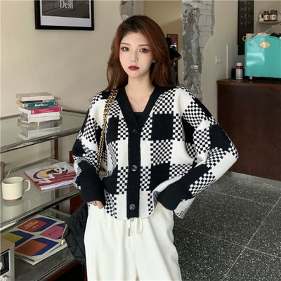 Naiste lühike nööpide ja pikkade varrukatega kardigan