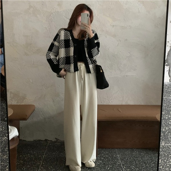 Naiste lühike nööpide ja pikkade varrukatega kardigan