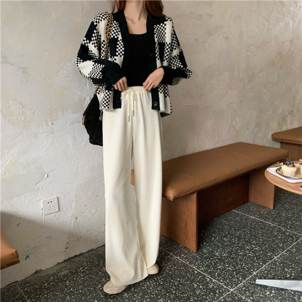 Naiste lühike nööpide ja pikkade varrukatega kardigan