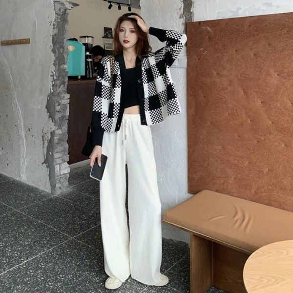 Naiste lühike nööpide ja pikkade varrukatega kardigan