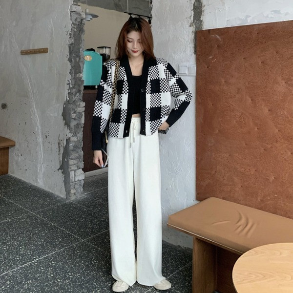 Naiste lühike nööpide ja pikkade varrukatega kardigan