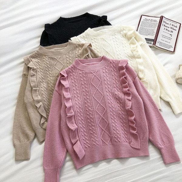 Aktualan ženski džemper sa kovrčama i okruglim izrezom