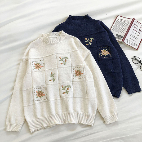 Casual γυναικείο πουλόβερ με κεντήματα και μακριά μανίκια