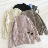 Naiste pikkade varrukatega ja spitsikaelusega kootud kampsun