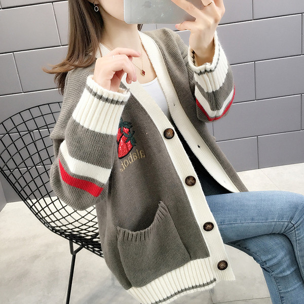 Moodne naiste pikk tikandi ja taskutega kardigan