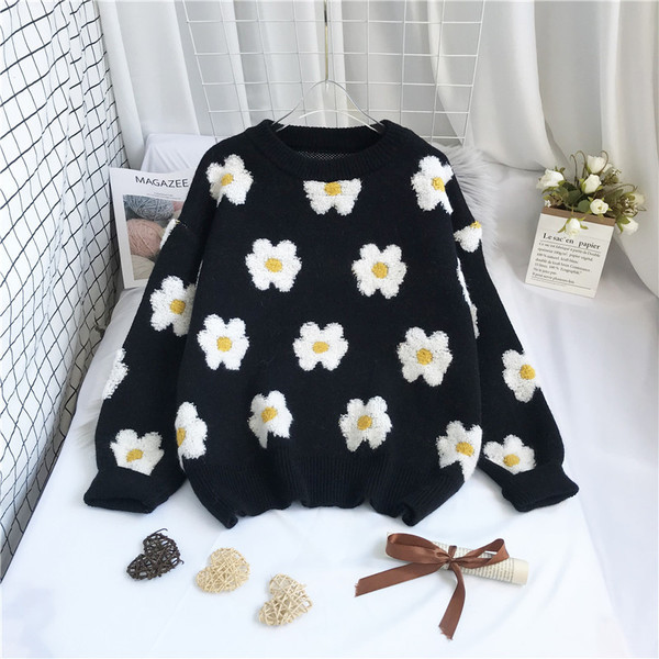 Νέο μοντέλο γυναικείο πουλόβερ με λουλουδάτο μοτίβο και στρογγυλή λαιμόκοψη