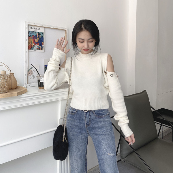 Γυναικείο casual πουλόβερ με γυμνούς ώμους, μεταλλικά στοιχεία και οβάλ ντεκολτέ