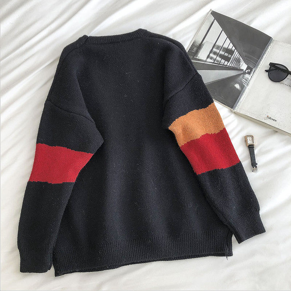 Ümmarguse kaelusega ja tikanditega vabaaja naiste kampsun